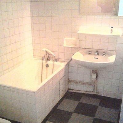 Salle de bains avant 2